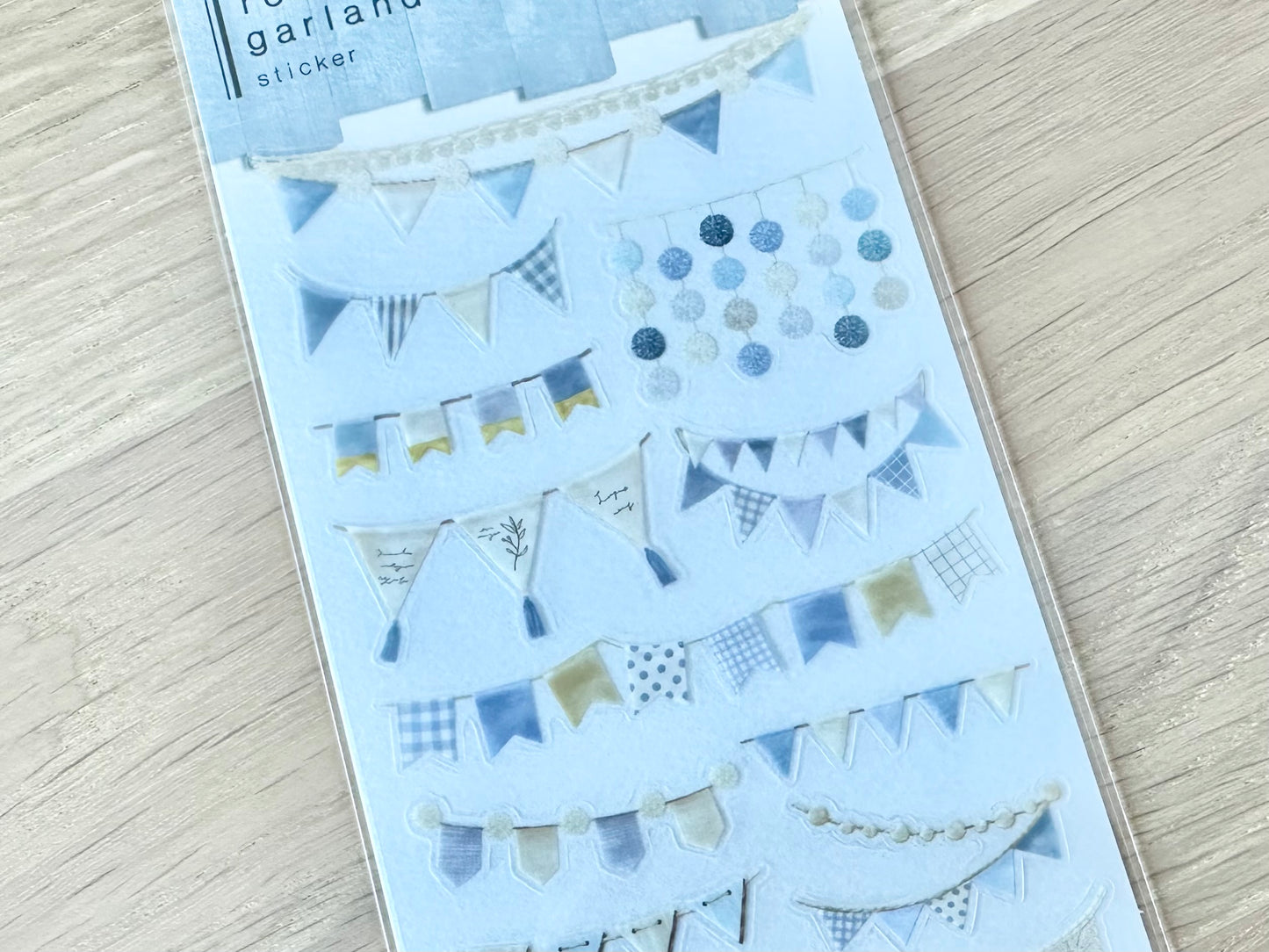 Klistermerker Room Garland Smoky Blue Flag