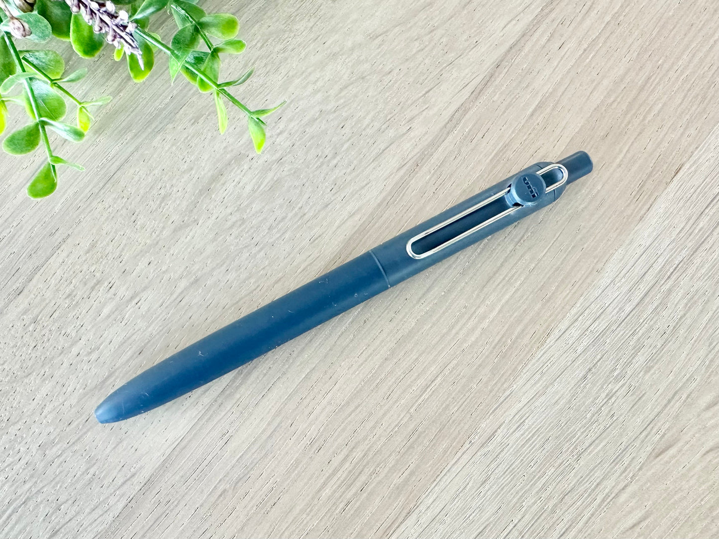 Kulepenn Uni-ball ZENTO Black ink
