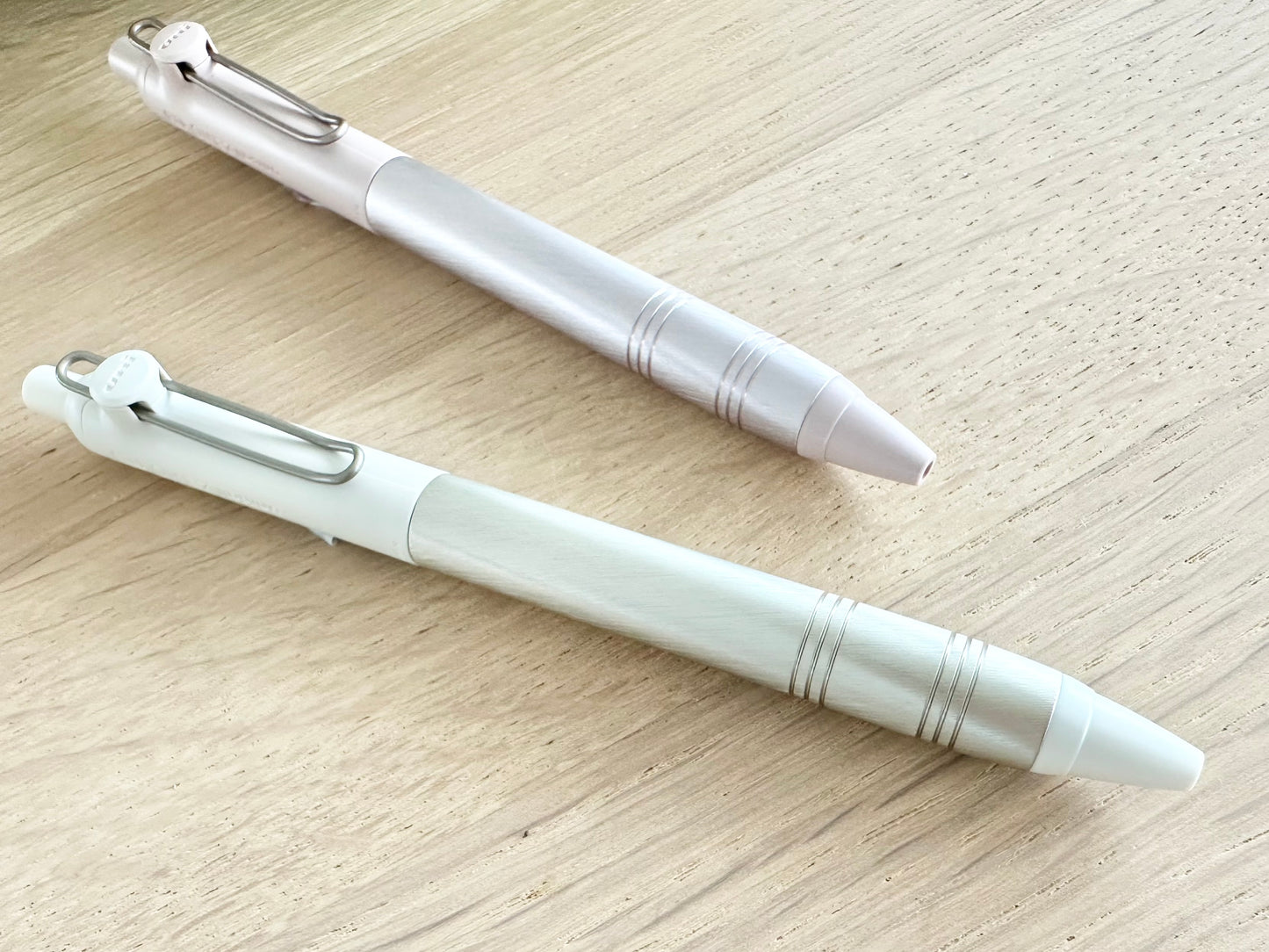 Kulepenn Uni-ball ZENTO Flow Model Black Ink
